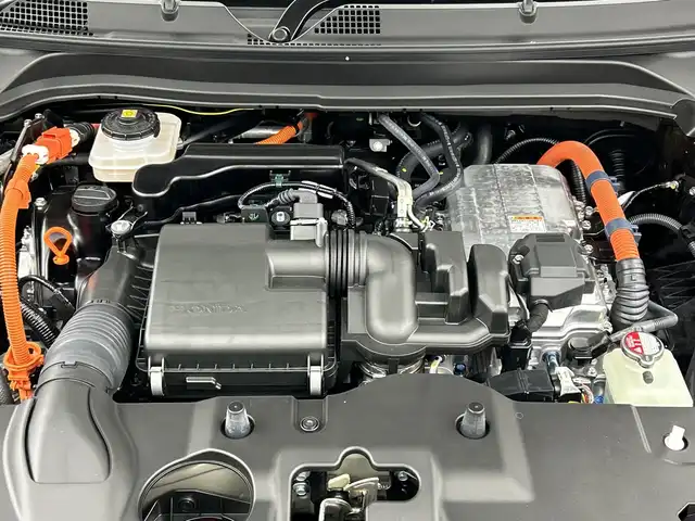 ホンダ ヴェゼル ハイブリッド e:HEV Z 三重県 2025(令7)年 0.1千km クリスタルブラックパール 登録済未使用車/純正ナビ/・AM/FM/Bluetooth/フルセグ/AndroidAuto/AppleCarPray/USB/ホンダセンシング/・ブラインドスポットインフォメーション/・車線逸脱/・衝突軽減ブレーキ/・アダプティブクルーズコントロール/前席シートヒーター/ステアリングヒーター/パワーバックドア/パドルシフト/ワイヤレスチャージャー/ETC2.0/LEDヘッドライト/ヒルディセントコントロール/電動パーキング/ハーフレザーシート/純正18インチAW