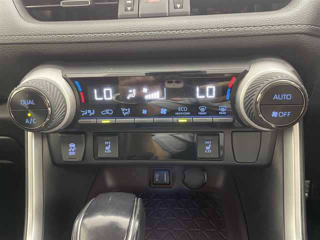 トヨタ ＲＡＶ４ G Zパッケージ 埼玉県 2020(令2)年 3万km ホワイトパールクリスタルシャイン 4WD/純正9インチSDナビ/ CD DVD フルセグTV Bluetooth HDMI/バックカメラ/パノラマルーフ/プリクラッシュセーフティ/レーンディパーチャーアラート/レーダークルーズコントロール/ブラインドスポットモニター/パワーバックドア/シートヒーター/ステアリングヒーター/LEDオートライト/スマートキー/ETC