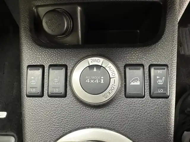 日産 エクストレイル 20X エクストリーマーX 兵庫県 2011(平23)年 8.2万km ダイヤモンドブラック 社外HDDナビ(CD/DVD/SD/iPOD/AUX/フルセグ/Bluetoot)/バックカメラ/4WD(パートタイムシフト)/全席シートヒーター/レザーシート/ダウンヒルアシスト/オートライト/純正17インチアルミホイール/純正フロアマット/HIDヘッドライト/フォグライト/ロッドホルダー/スマートキー/ビルトインETC