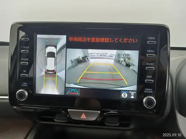トヨタ ヤリスクロス ハイブリッド Z 愛知県 2021(令3)年 2万km ブラックマイカ/ホワイトパールクリスタルシャイン 2トーン トヨタセーフティセンス/　　・プリクラッシュセーフティ/　　・レーンディバーチャーアラート/　　・レーントレーシングアシスト/　　・レーダークルーズコントロール/　　・オートマチックハイビーム/純正8インチディスプレイオーディオ/　　BT/フルセグ/USB入力/パノラミックビューモニター/ビルトインETC2.0/革巻きステアリング/ステアリングリモコン/ハーフレザーシート/パワーシート（D席）/シートヒーター（前席）/純正LEDヘッドライト/フォグランプ/純正18インチアルミホイール