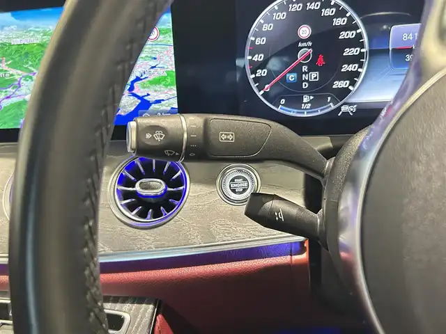 メルセデス・ベンツ ＣＬＳ２２０ｄ スポーツ エクスクルーシブPKG 福岡県 2018(平30)年 4万km オブシディアンブラック 赤黒革　/Ｂｒｕｍｅｓｔａｒサウンドシステム　/スライディングルーフ　/ＡＣＣ／ＢＳＭ／ＨＵＤ　/３６０°カメラシステム　/アンビエントライト　/ＡｉｒＢｏｄｙＣｏｎｔｒｏｌサスペンション　/全席シートヒーター