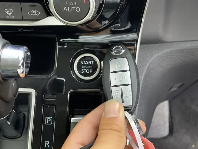 日産 セレナ ハイウェイスター V 群馬県 2021(令3)年 1.2万km ダイヤモンドブラック 純正ナビ　純正１１型後席モニター　全周囲カメラ　プロパイロット　衝突被害軽減ブレーキ　レーンアシスト　両側電動スライドドア　ＬＥＤ　ＢＳＭ　ＥＴＣ　前後ドラレコ　デジタルインナーミラー　スマートキー