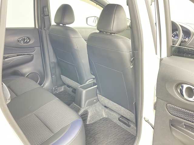 日産 ノート e-パワーメダリスト FOUR Bアロー 道央・札幌 2018(平30)年 4.4万km ブリリアントホワイトパール/スーパーブラック 2トーン ・４ＷＤ/・純正ナビ＆ＴＶ＆ＢＴ＆ＤＶＤ＆ＣＤ/・全方位カメラ/・レーダークルーズコントロール/・衝突被害軽減ブレーキ/・レーンキープアシスト/・コーナーセンサー/・ＬＥＤヘッドライト/・ハーフレザーシート/・デジタルインナーミラー/・オートエアコン/・ＥＴＣ