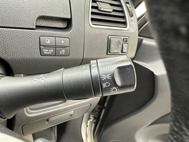 日産 セレナ HWS G S HV エアロモード 兵庫県 2015(平27)年 11万km ブリリアントシルバー 純正ナビ/フルセグ CD DVD BT MSV HDMI/社外フリップダウンモニター/アラウンドビューモニター/ガラスルーフ/エマージェンシーブレーキ/LDA/クルーズコントロール/ビルトインETC/両側パワースライド/ハーフレザーシート/ドライブレコーダー/スマートキー/スペアキー