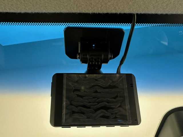 日産 セレナ HWS G S HV エアロモード 兵庫県 2015(平27)年 11万km ブリリアントシルバー 純正ナビ/フルセグ CD DVD BT MSV HDMI/社外フリップダウンモニター/アラウンドビューモニター/ガラスルーフ/エマージェンシーブレーキ/LDA/クルーズコントロール/ビルトインETC/両側パワースライド/ハーフレザーシート/ドライブレコーダー/スマートキー/スペアキー