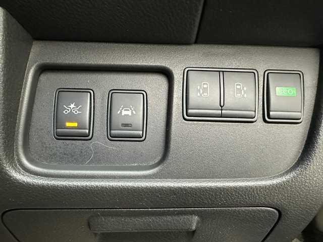 日産 セレナ HWS G S HV エアロモード 兵庫県 2015(平27)年 11万km ブリリアントシルバー 純正ナビ/フルセグ CD DVD BT MSV HDMI/社外フリップダウンモニター/アラウンドビューモニター/ガラスルーフ/エマージェンシーブレーキ/LDA/クルーズコントロール/ビルトインETC/両側パワースライド/ハーフレザーシート/ドライブレコーダー/スマートキー/スペアキー