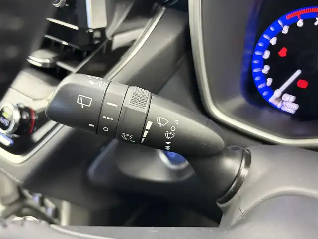 トヨタ カローラ クロス ハイブリッド Z 愛知県 2022(令4)年 4.7万km プラチナホワイトパールマイカ 純正9インチディスプレイオーディオ/CD/DVD再生/フルセグTV/Bluetooth接続/バックモニター/トヨタセーフティセンス/プリクラッシュセーフティ/レーンキープアシスト/オートマチックハイビーム/レーダークルーズコントロール/ステアリングスイッチ/ETC/前席シートヒーター/フルオートエアコン/パワーバックドア/電動パワーシート/サイドエアバック/カーテンエアバック