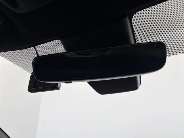 トヨタ カローラ クロス ハイブリッド Z 愛知県 2022(令4)年 4.7万km プラチナホワイトパールマイカ 純正9インチディスプレイオーディオ/CD/DVD再生/フルセグTV/Bluetooth接続/バックモニター/トヨタセーフティセンス/プリクラッシュセーフティ/レーンキープアシスト/オートマチックハイビーム/レーダークルーズコントロール/ステアリングスイッチ/ETC/前席シートヒーター/フルオートエアコン/パワーバックドア/電動パワーシート/サイドエアバック/カーテンエアバック