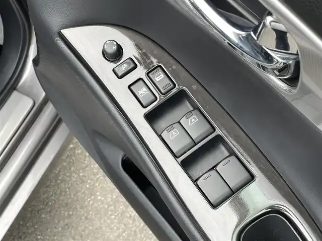 日産 スカイライン クロスオーバー 370GT FOUR Type P 群馬県 2010(平22)年 2.7万km ブレードシルバー 純正ＨＤＤナビ　/フルセグ　/全周囲カメラ　/Ｂｌｕｅｔｏｏｔｈ　/前席パワーシート　/前席シートヒーター　/レザーシート　/ＲＡＹＳホイール　/シートセットポジションメモリー　/純正ＥＴＣ　/電動格納ミラー　/４ＷＤ/ステアリングスイッチ