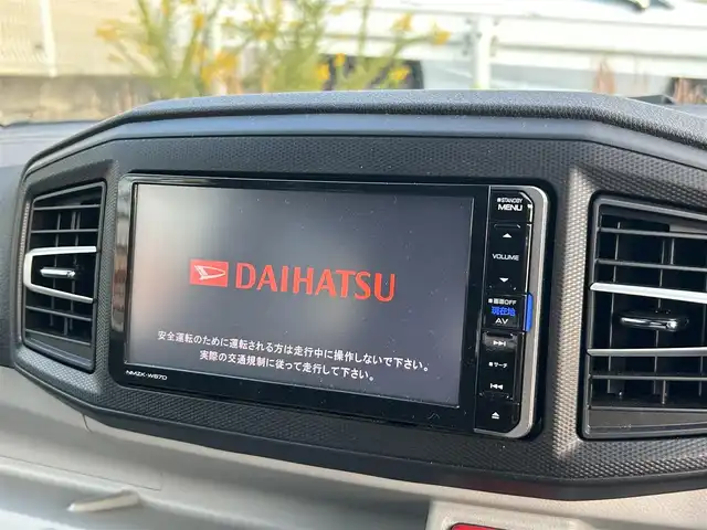 ダイハツ ミラ イース X SAⅢ 福岡県 2017(平29)年 3.3万km パールホワイトⅢ 純正７型SDナビ(フルセグTV/CD/DVD/BT)/バックカメラ/ドラレコ/スマートアシストIII/純正LEDヘッドライト/コーナーセンサー/純正フロアマット