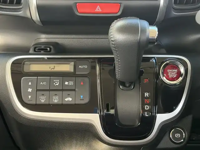 ホンダ Ｎ ＢＯＸ スラッシュ X 兵庫県 2015(平27)年 8万km プレミアムディープモカパール (株)IDOMが運営する【じしゃロン神戸名谷店】の自社ローン専用車両になりますこちらは現金またはオートローンご利用時の価格です。自社ローンご希望の方は別途その旨お申付け下さい。//登録時走行距離/　　　　　　　79443キロ/純正ナビ/バックカメラ/地デジ/合皮シート/シートヒーター/クルーズコントロール/置くだけ充電/スペアキー×１/ETC/新車時整備手帳/　　【保証書】/取扱説明書/