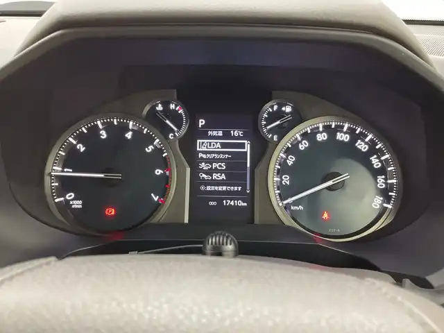 トヨタ ランドクルーザー プラド TX Lパッケージ マットブラED 新潟県 2023(令5)年 1.8万km ホワイトパールクリスタルシャイン サンルーフ/7人乗り/ベージュ革シート/プリクラッシュセーフティ/レーダークルーズコントロール/レーンキープアシスト/パーキングサポートブレーキ/純正ディーラーOPナビ（NMZK-W73D）/　・バックカメラ/　・フルセグTV/　・Bluetooth/　・CD/DVD/SD再生機能/　・USB接続/ビルトインETC/パワーシート/電動格納サードシート/エアシート/シートヒーター/オートライト/オートハイビーム/LEDヘッドライト/プッシュスタート/ステアリングスイッチ/オートドアミラー/純正フロアマット/ドアバイザー
