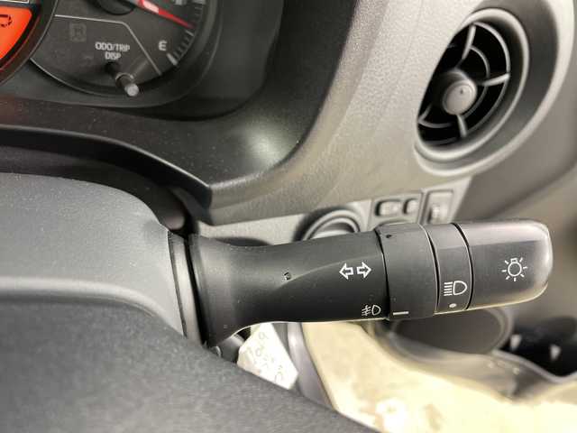 トヨタ ヴィッツ F 道央・札幌 2017(平29)年 4.6万km グレーメタリック ・4WD/寒冷地仕様/・純正SDナビ/・CS/SD/Bluetooth/ワンセグ/・純正エンジンスターター/・積込夏タイヤ社外AWセット/・ワイパーデアイサー/・横滑り防止装置/・ドアバイザー/ヘッドライトレベライザー/・電動格納ミラー/・ウィンカーミラー/・リモコンキー/スペアキー