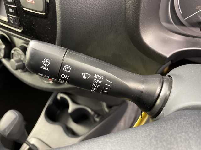 トヨタ ヴィッツ F 道央・札幌 2017(平29)年 4.6万km グレーメタリック ・4WD/寒冷地仕様/・純正SDナビ/・CS/SD/Bluetooth/ワンセグ/・純正エンジンスターター/・積込夏タイヤ社外AWセット/・ワイパーデアイサー/・横滑り防止装置/・ドアバイザー/ヘッドライトレベライザー/・電動格納ミラー/・ウィンカーミラー/・リモコンキー/スペアキー