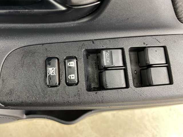 トヨタ ヴィッツ F 道央・札幌 2017(平29)年 4.6万km グレーメタリック ・4WD/寒冷地仕様/・純正SDナビ/・CS/SD/Bluetooth/ワンセグ/・純正エンジンスターター/・積込夏タイヤ社外AWセット/・ワイパーデアイサー/・横滑り防止装置/・ドアバイザー/ヘッドライトレベライザー/・電動格納ミラー/・ウィンカーミラー/・リモコンキー/スペアキー