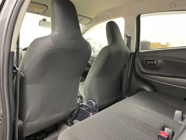 トヨタ ヴィッツ F 道央・札幌 2017(平29)年 4.6万km グレーメタリック ・4WD/寒冷地仕様/・純正SDナビ/・CS/SD/Bluetooth/ワンセグ/・純正エンジンスターター/・積込夏タイヤ社外AWセット/・ワイパーデアイサー/・横滑り防止装置/・ドアバイザー/ヘッドライトレベライザー/・電動格納ミラー/・ウィンカーミラー/・リモコンキー/スペアキー