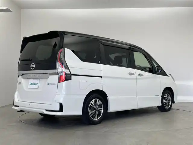 日産 セレナ e－パワー ハイウェイスター V 埼玉県 2022(令4)年 4.5万km ブリリアントホワイトパール 2トーン プロパイロット　純正１０インチナビ　フリップダウンモニター　フリップダウンモニター　ＢＳＭ　ビルトインＥＴＣ　ドライブレコーダー　レーダークルーズコントロール　インテリジェントルームミラー　ＨＤＭＩ