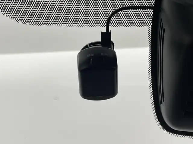 日産 セレナ e－パワー ハイウェイスター V 埼玉県 2022(令4)年 4.5万km ブリリアントホワイトパール 2トーン プロパイロット　純正１０インチナビ　フリップダウンモニター　フリップダウンモニター　ＢＳＭ　ビルトインＥＴＣ　ドライブレコーダー　レーダークルーズコントロール　インテリジェントルームミラー　ＨＤＭＩ