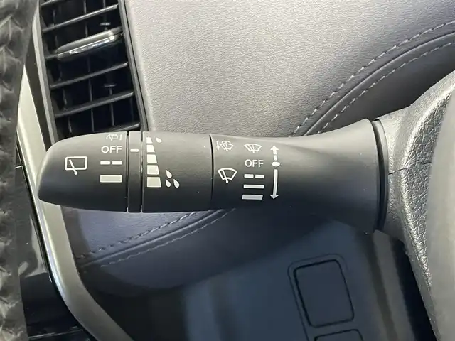 日産 セレナ e－パワー ハイウェイスター V 埼玉県 2022(令4)年 4.5万km ブリリアントホワイトパール 2トーン プロパイロット　純正１０インチナビ　フリップダウンモニター　フリップダウンモニター　ＢＳＭ　ビルトインＥＴＣ　ドライブレコーダー　レーダークルーズコントロール　インテリジェントルームミラー　ＨＤＭＩ