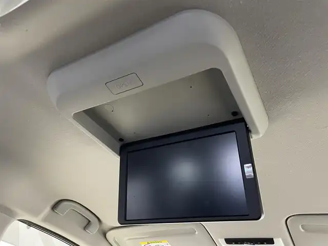 日産 セレナ e－パワー ハイウェイスター V 埼玉県 2022(令4)年 4.5万km ブリリアントホワイトパール 2トーン プロパイロット　純正１０インチナビ　フリップダウンモニター　フリップダウンモニター　ＢＳＭ　ビルトインＥＴＣ　ドライブレコーダー　レーダークルーズコントロール　インテリジェントルームミラー　ＨＤＭＩ