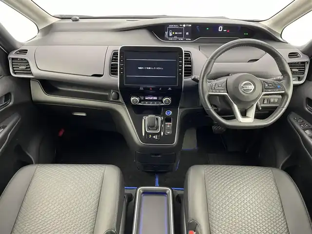 日産 セレナ e－パワー ハイウェイスター V 埼玉県 2022(令4)年 4.5万km ブリリアントホワイトパール 2トーン プロパイロット　純正１０インチナビ　フリップダウンモニター　フリップダウンモニター　ＢＳＭ　ビルトインＥＴＣ　ドライブレコーダー　レーダークルーズコントロール　インテリジェントルームミラー　ＨＤＭＩ