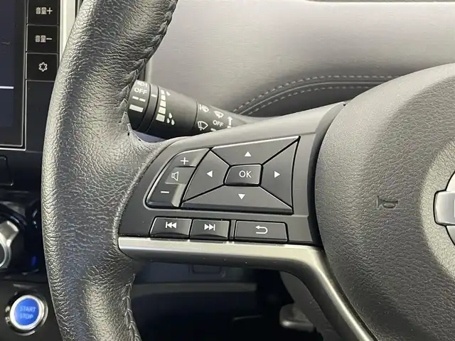 日産 セレナ e－パワー ハイウェイスター V 埼玉県 2022(令4)年 4.5万km ブリリアントホワイトパール 2トーン プロパイロット　純正１０インチナビ　フリップダウンモニター　フリップダウンモニター　ＢＳＭ　ビルトインＥＴＣ　ドライブレコーダー　レーダークルーズコントロール　インテリジェントルームミラー　ＨＤＭＩ