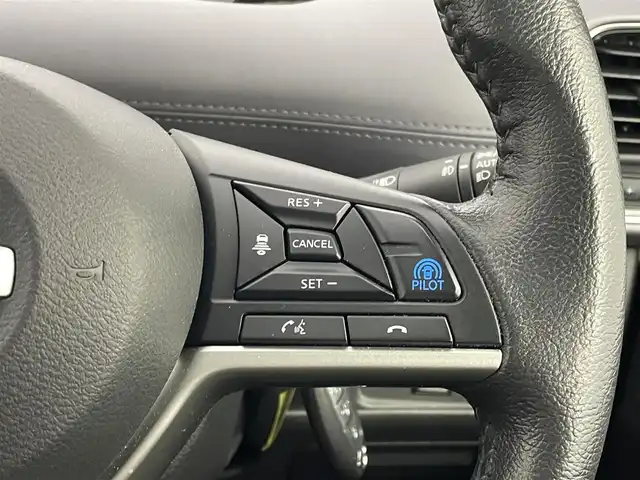 日産 セレナ e－パワー ハイウェイスター V 埼玉県 2022(令4)年 4.5万km ブリリアントホワイトパール 2トーン プロパイロット　純正１０インチナビ　フリップダウンモニター　フリップダウンモニター　ＢＳＭ　ビルトインＥＴＣ　ドライブレコーダー　レーダークルーズコントロール　インテリジェントルームミラー　ＨＤＭＩ