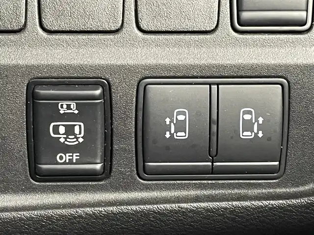 日産 セレナ e－パワー ハイウェイスター V 埼玉県 2022(令4)年 4.5万km ブリリアントホワイトパール 2トーン プロパイロット　純正１０インチナビ　フリップダウンモニター　フリップダウンモニター　ＢＳＭ　ビルトインＥＴＣ　ドライブレコーダー　レーダークルーズコントロール　インテリジェントルームミラー　ＨＤＭＩ