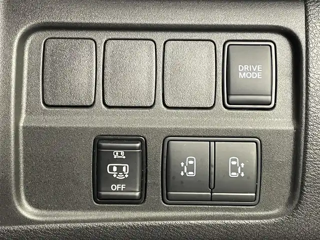 日産 セレナ e－パワー ハイウェイスター V 埼玉県 2022(令4)年 4.5万km ブリリアントホワイトパール 2トーン プロパイロット　純正１０インチナビ　フリップダウンモニター　フリップダウンモニター　ＢＳＭ　ビルトインＥＴＣ　ドライブレコーダー　レーダークルーズコントロール　インテリジェントルームミラー　ＨＤＭＩ