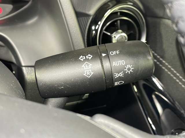 マツダ デミオ 13S ツーリング 広島県 2017(平29)年 3.2万km ソウルレッドプレミアムメタリック 純正ナビ/Bluetooth/USB/バックカメラ/スマートシティーブレーキサポート/BSM/シートヒーター/スマートキー/プッシュスタート/ETC/HUD/ステアリングスイッチ/アイドリングストップ/LEDヘッドライト/オートライト/純正フロアマット/純正アルミホイール/ドライブレコーダー(CSD-FHG)