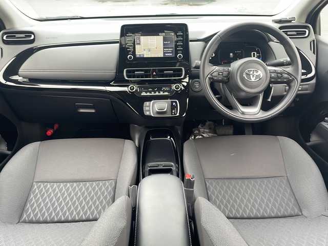 トヨタ アクア G 道東・釧路十勝 2024(令6)年 0.9万km プラチナホワイトパールマイカ 4WD/寒冷地仕様/純正ディスプレイオーディオ/ドライブレコーダー　前のみ/ETC/バックカメラ/ミラーヒーター/ステアリングスイッチ/純正フロアマット/革巻きステアリング/アイドリングストップ/パーキングアシスト/クルーズコントロール/コーナーセンサー　前後/レーンキープアシスト/オートライト/オートマチックハイビーム/ライトレベライザー/盗難防止装置/ABS/横滑り防止装置/スペアキー/USB入力端子/100V充電