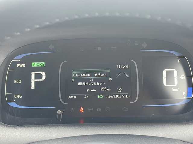 トヨタ アクア G 道東・釧路十勝 2024(令6)年 0.9万km プラチナホワイトパールマイカ 4WD/寒冷地仕様/純正ディスプレイオーディオ/ドライブレコーダー　前のみ/ETC/バックカメラ/ミラーヒーター/ステアリングスイッチ/純正フロアマット/革巻きステアリング/アイドリングストップ/パーキングアシスト/クルーズコントロール/コーナーセンサー　前後/レーンキープアシスト/オートライト/オートマチックハイビーム/ライトレベライザー/盗難防止装置/ABS/横滑り防止装置/スペアキー/USB入力端子/100V充電