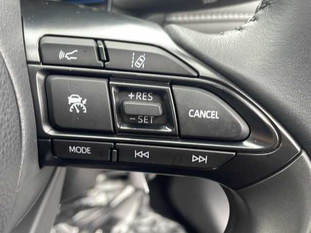 トヨタ アクア G 道東・釧路十勝 2024(令6)年 0.9万km プラチナホワイトパールマイカ 4WD/寒冷地仕様/純正ディスプレイオーディオ/ドライブレコーダー　前のみ/ETC/バックカメラ/ミラーヒーター/ステアリングスイッチ/純正フロアマット/革巻きステアリング/アイドリングストップ/パーキングアシスト/クルーズコントロール/コーナーセンサー　前後/レーンキープアシスト/オートライト/オートマチックハイビーム/ライトレベライザー/盗難防止装置/ABS/横滑り防止装置/スペアキー/USB入力端子/100V充電