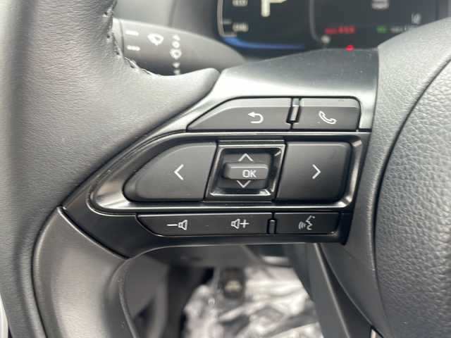 トヨタ アクア G 道東・釧路十勝 2024(令6)年 0.9万km プラチナホワイトパールマイカ 4WD/寒冷地仕様/純正ディスプレイオーディオ/ドライブレコーダー　前のみ/ETC/バックカメラ/ミラーヒーター/ステアリングスイッチ/純正フロアマット/革巻きステアリング/アイドリングストップ/パーキングアシスト/クルーズコントロール/コーナーセンサー　前後/レーンキープアシスト/オートライト/オートマチックハイビーム/ライトレベライザー/盗難防止装置/ABS/横滑り防止装置/スペアキー/USB入力端子/100V充電