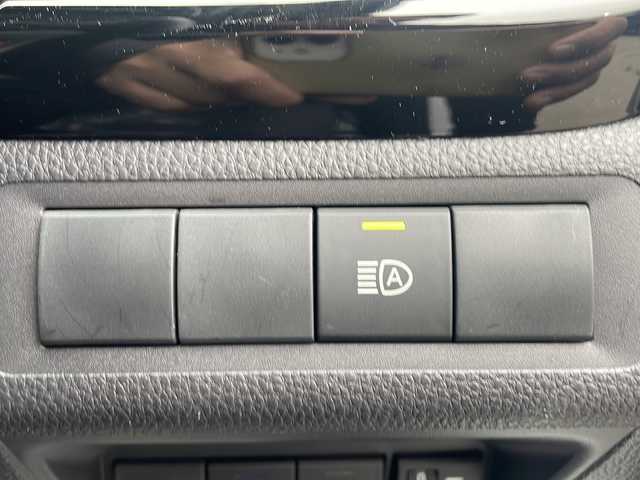 トヨタ アクア G 道東・釧路十勝 2024(令6)年 0.9万km プラチナホワイトパールマイカ 4WD/寒冷地仕様/純正ディスプレイオーディオ/ドライブレコーダー　前のみ/ETC/バックカメラ/ミラーヒーター/ステアリングスイッチ/純正フロアマット/革巻きステアリング/アイドリングストップ/パーキングアシスト/クルーズコントロール/コーナーセンサー　前後/レーンキープアシスト/オートライト/オートマチックハイビーム/ライトレベライザー/盗難防止装置/ABS/横滑り防止装置/スペアキー/USB入力端子/100V充電