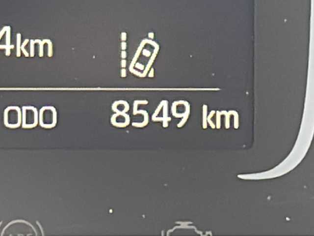 トヨタ アクア G 道東・釧路十勝 2024(令6)年 0.9万km プラチナホワイトパールマイカ 4WD/寒冷地仕様/純正ディスプレイオーディオ/ドライブレコーダー　前のみ/ETC/バックカメラ/ミラーヒーター/ステアリングスイッチ/純正フロアマット/革巻きステアリング/アイドリングストップ/パーキングアシスト/クルーズコントロール/コーナーセンサー　前後/レーンキープアシスト/オートライト/オートマチックハイビーム/ライトレベライザー/盗難防止装置/ABS/横滑り防止装置/スペアキー/USB入力端子/100V充電