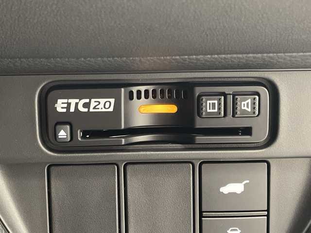 ホンダ ＺＲ－Ｖ ハイブリッド e:HEV Z 宮崎県 2022(令4)年 0.1千km プラチナホワイトパール Honda SENSING/〇衝突軽減ブレーキ（CMBS）/〇先行車発進お知らせ機能/〇歩行者事故低減ステアリング/〇路外逸脱抑制機能/〇標識認識機能/〇渋滞追従機能付アダプティブクルーズコントロール（ACC）/〇車線維持支援システム（LKAS）/〇トラフィックジャムアシスト（渋滞運転支援機能）/〇ブラインドスポットインフォメーション/〇誤発進抑制機能/〇後方誤発進抑制機能/〇近距離衝突軽減ブレーキ/〇パーキングセンサーシステム/〇後退出庫サポート/〇オートハイビーム/〇アダプティブドライビングビーム/BOSEプレミアムサウンドシステム(12スピーカー)/純正9インチナビ/フルセグTV/マルチビューカメラシステム/黒レザーシート/パワーシート/シートヒーター/ステアリングヒーター/パドルシフト/ハンズフリーアクセスパワーテールゲート(予約クローズ機能付)/ワイヤレス充電/ビルトインETC2.0/LEDヘッドライト/純正18インチAW