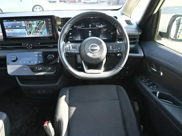 日産 セレナ ハイウェイスター V 千葉県 2023(令5)年 3.8万km プリズムホワイト 205/65R16/エマージェンシーブレーキ/プロパイロット/インテリジェントクルーズコントロール/インテリジェントルームミラー/ハンズフリー両側パワースライドドア/純正コネクトナビ/地デジTV/【Bluetooth接続】/アラウンドビューモニター/ワイヤレス充電/ドライブレコーダー/革巻きステアリング/ステアリングスイッチ/ETC/LEDヘッドライト/フォグライト/ウインカーミラー/コーナーセンサー/純正16インチアルミホイル/サイド/カーテンエアバッグ/インテリジェントキー
