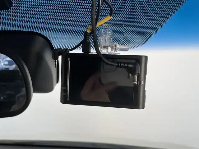 三菱 デリカＤ：５ ジャスパー 大分県 2021(令3)年 5万km パール 4WD/純正10.1型ナビ/　BT/CD/DVD/フルセグ/純正フリップダウンモニター/レーダークルーズコントロール/両側パワースライドドア/バックカメラ/オートブレーキホールド/撥水機能付きハーフレザーシート/オートマチックハイビーム/LEDヘッドライト/ステアリングリモコン/革巻ステアリング/チップアップシート/フルフラットシート/純正アルミホイル18インチ/純正フロアマット/MTモード