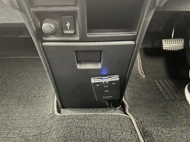 三菱 デリカＤ：５ ジャスパー 大分県 2021(令3)年 5万km パール 4WD/純正10.1型ナビ/　BT/CD/DVD/フルセグ/純正フリップダウンモニター/レーダークルーズコントロール/両側パワースライドドア/バックカメラ/オートブレーキホールド/撥水機能付きハーフレザーシート/オートマチックハイビーム/LEDヘッドライト/ステアリングリモコン/革巻ステアリング/チップアップシート/フルフラットシート/純正アルミホイル18インチ/純正フロアマット/MTモード