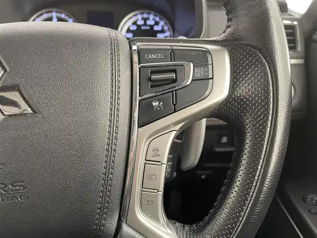 三菱 デリカＤ：５ ジャスパー 大分県 2021(令3)年 5万km パール 4WD/純正10.1型ナビ/　BT/CD/DVD/フルセグ/純正フリップダウンモニター/レーダークルーズコントロール/両側パワースライドドア/バックカメラ/オートブレーキホールド/撥水機能付きハーフレザーシート/オートマチックハイビーム/LEDヘッドライト/ステアリングリモコン/革巻ステアリング/チップアップシート/フルフラットシート/純正アルミホイル18インチ/純正フロアマット/MTモード