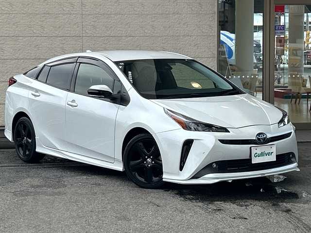トヨタ プリウス S ツーリングセレ ブラックED 兵庫県 2022(令4)年 4.7万km プラチナホワイトパールマイカ 純正ナビ/（CD/BT/USB)/フルセグTV/全方位カメラ/ETC/TRDエアロ（フロント/サイド/リア）/衝突軽減ブレーキ/レーダークルーズコントロール/前後コーナーセンサー/レザーシート/シートヒーター/LEDヘッドライト/オートライト/オートハイビーム/フォグランプ/スマートキー/プッシュスタート/電動パーキングブレーキ/電動格納ミラー/純正フロアマット/純正専用アルミ17インチ