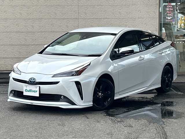 トヨタ プリウス S ツーリングセレ ブラックED 兵庫県 2022(令4)年 4.7万km プラチナホワイトパールマイカ 純正ナビ/（CD/BT/USB)/フルセグTV/全方位カメラ/ETC/TRDエアロ（フロント/サイド/リア）/衝突軽減ブレーキ/レーダークルーズコントロール/前後コーナーセンサー/レザーシート/シートヒーター/LEDヘッドライト/オートライト/オートハイビーム/フォグランプ/スマートキー/プッシュスタート/電動パーキングブレーキ/電動格納ミラー/純正フロアマット/純正専用アルミ17インチ