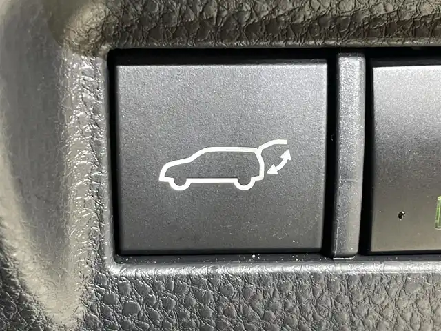 トヨタ ハリアー ハイブリッド Z 岩手県 2022(令4)年 0.5万km ホワイトパールクリスタルシャイン ワンオーナー/４WD/モデリスタエアロ/パノラミックビューモニター/JBLプレミアムサウンドシステム/寒冷地仕様/ヘッドアップディスプレイ/ハンズフリーパワーバックドア/デジタルインナーミラー/トヨタセーフティセンス/プリクラッシュセーフティ/レーダークルーズコントロール/レーントレーシングアシスト/ロードサインアシスト/アダプティブハイビームシステム/クリアランスソナー/AC100V1500Wアクセサリーコンセント/MTモード付AT/横滑り防止装置/純正12.3インチナビ/フルセグTV/ETC2.0/ドライブレコーダー/運転席パワーシート/LEDヘッドランプ/純正19インチアルミホイール