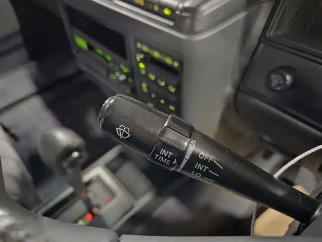 トヨタ クラウン ワゴン ロイヤルエクストラ ツーリング 愛知県 1997(平9)年 8.2万km スーパーホワイトⅡ ブラックルーフレール/FM/AMラジオ/オートライト/オートエアコン/革巻きステアリング/ファブリックシート/純正15インチアルミホイール/禁煙車