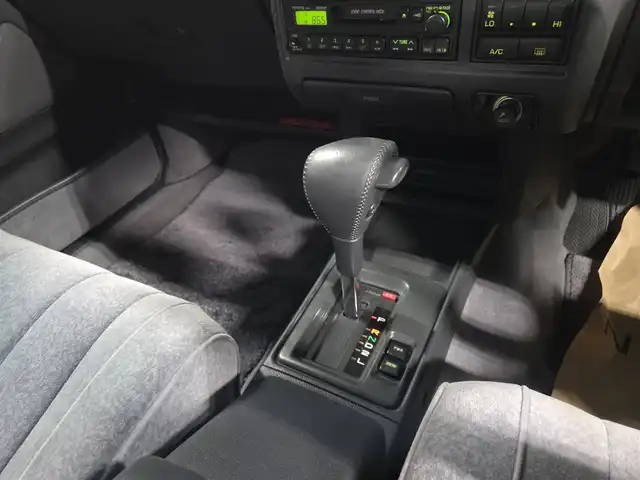 トヨタ クラウン ワゴン ロイヤルエクストラ ツーリング 愛知県 1997(平9)年 8.2万km スーパーホワイトⅡ ブラックルーフレール/FM/AMラジオ/オートライト/オートエアコン/革巻きステアリング/ファブリックシート/純正15インチアルミホイール/禁煙車