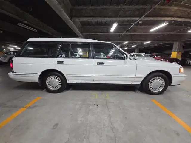 トヨタ クラウン ワゴン ロイヤルエクストラ ツーリング 愛知県 1997(平9)年 8.2万km スーパーホワイトⅡ ブラックルーフレール/FM/AMラジオ/オートライト/オートエアコン/革巻きステアリング/ファブリックシート/純正15インチアルミホイール/禁煙車