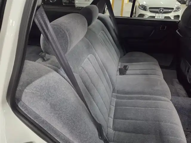 トヨタ クラウン ワゴン ロイヤルエクストラ ツーリング 愛知県 1997(平9)年 8.2万km スーパーホワイトⅡ ブラックルーフレール/FM/AMラジオ/オートライト/オートエアコン/革巻きステアリング/ファブリックシート/純正15インチアルミホイール/禁煙車