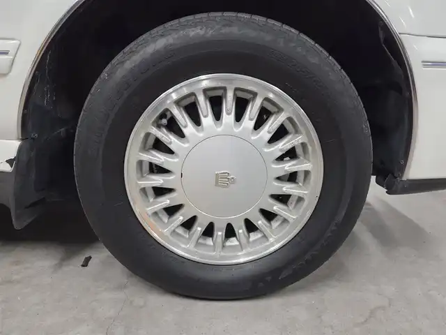 トヨタ クラウン ワゴン ロイヤルエクストラ ツーリング 愛知県 1997(平9)年 8.2万km スーパーホワイトⅡ ブラックルーフレール/FM/AMラジオ/オートライト/オートエアコン/革巻きステアリング/ファブリックシート/純正15インチアルミホイール/禁煙車