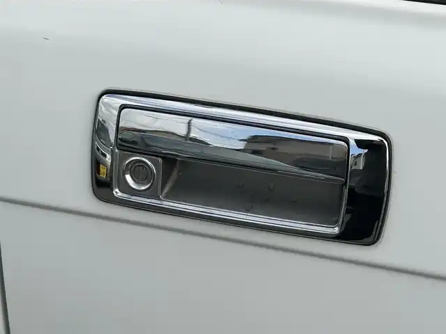 トヨタ クラウン ワゴン ロイヤルエクストラ ツーリング 愛知県 1997(平9)年 8.2万km スーパーホワイトⅡ 禁煙車/ツーリングセレクション/ブラックルーフレール/サイドモール/純正カーオーディオ/FM/AMラジオ/MDチェンジャー/オートライト/オートエアコン/革巻きステアリング/シフトノブ/ファブリックシート/純正15インチAW/純正フロアマット/サイドバイザー/電格ミラー